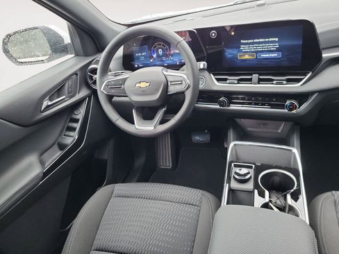 Used 2026 Chevrolet Equinox LT FWD image 11