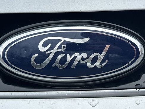 Used 2017 Ford C-MAX Energi SE w/ Equipment Group 401A image 27