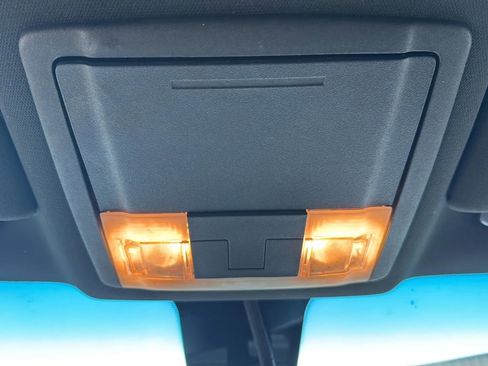 Used 2016 Ford Taurus Limited image 36