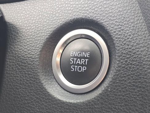 Used 2022 Toyota Corolla SE w/ SE Preferred Package image 24