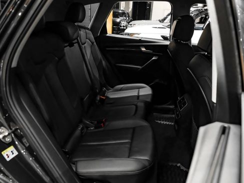 Used 2018 Audi Q5 2.0T Premium Plus w/ Premium Plus Package AWD/4WD image 40