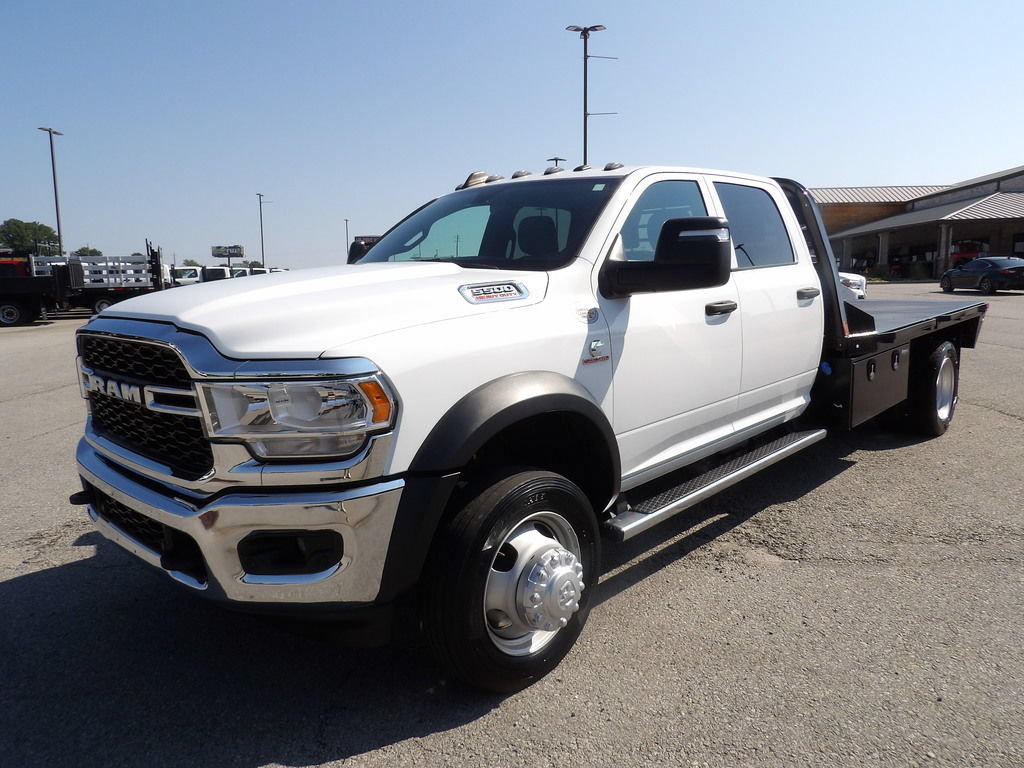 Used 2024 RAM 5500 4x4 Crew Cab image 3