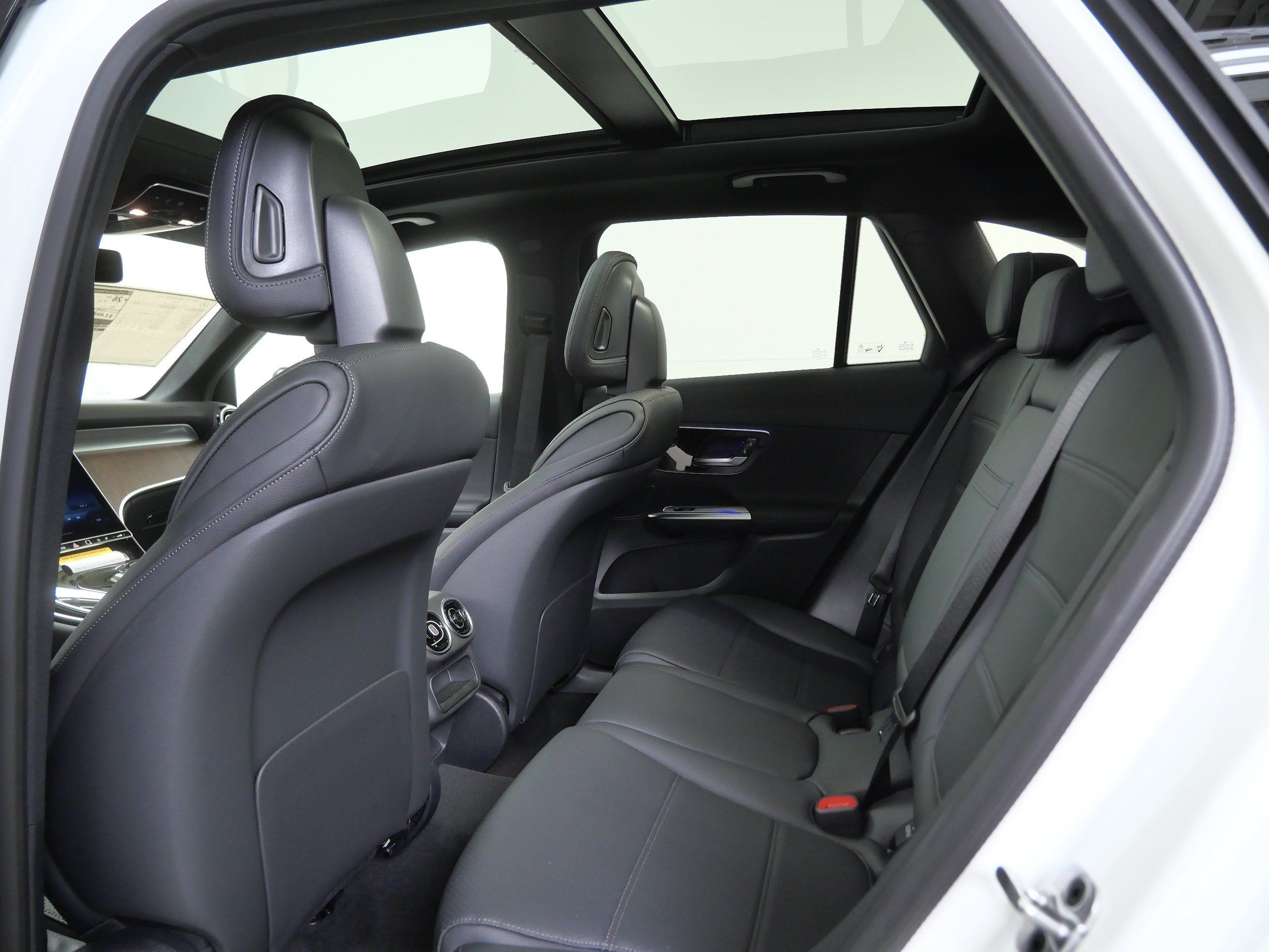New 2026 Mercedes-Benz GLC 300 4MATIC image 9