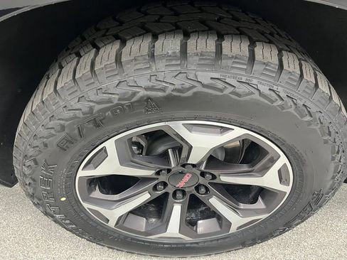 Used 2025 GMC Yukon AT4 Ultimate w/ LPO, Floor Liner Package AWD/4WD image 17