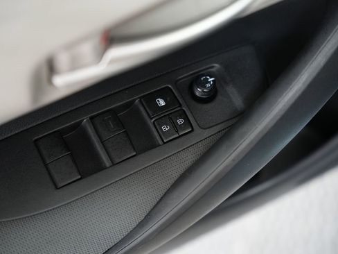 Used 2020 Toyota Corolla LE image 39