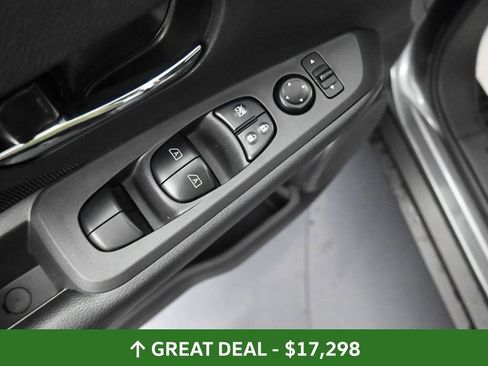 Used 2024 Nissan Kicks SV image 31