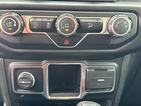 Certified 2020 Jeep Wrangler Sport AWD/4WD image 21