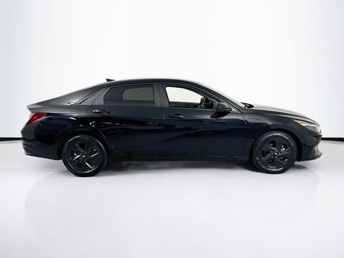 Used 2023 Hyundai Elantra SEL w/ Cargo Package FWD image 4