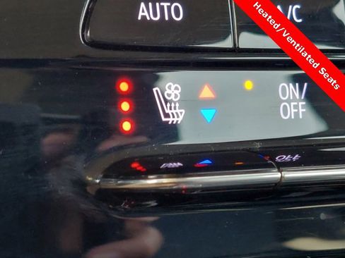 Used 2023 Chevrolet Bolt EUV LT w/ Convenience Package image 13