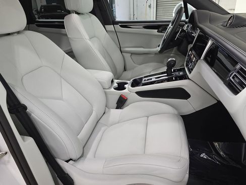 New 2026 Porsche Macan S image 27