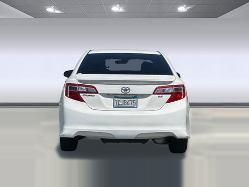 Used 2014 Toyota Camry SE w/ Fleet Convenience Package FWD image 10