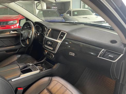 Used 2016 Mercedes-Benz GL 450 4MATIC image 36