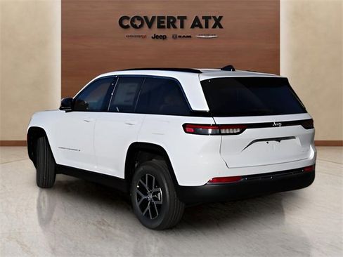 New 2025 Jeep Grand Cherokee Limited image 3
