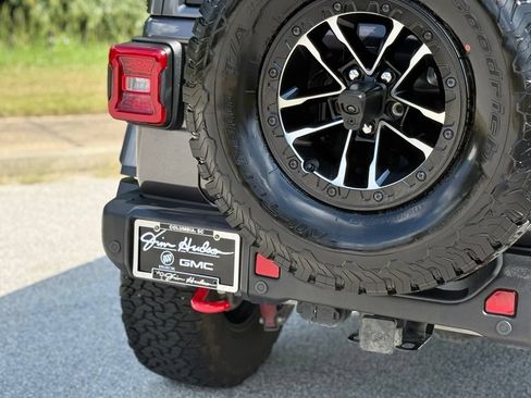 Used 2025 Jeep Wrangler Unlimited Rubicon AWD/4WD image 15