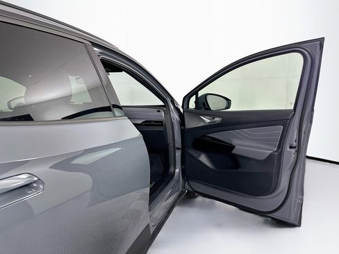 Used 2023 Volkswagen ID.4 Pro S image 33