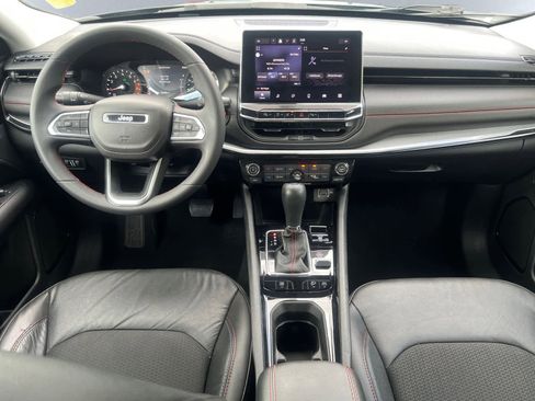 Used 2022 Jeep Compass Trailhawk image 9