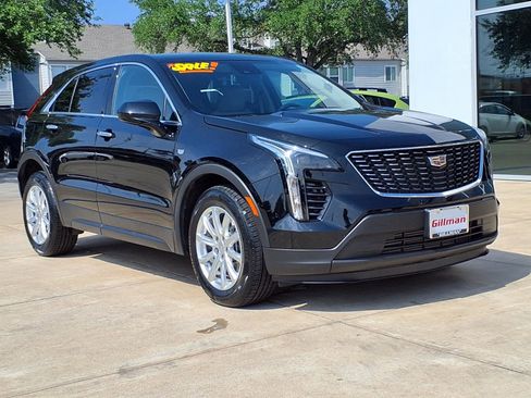 Used 2023 Cadillac XT4 Luxury FWD image 2