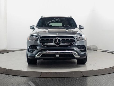 Used 2025 Mercedes-Benz GLE 450e 4MATIC image 2