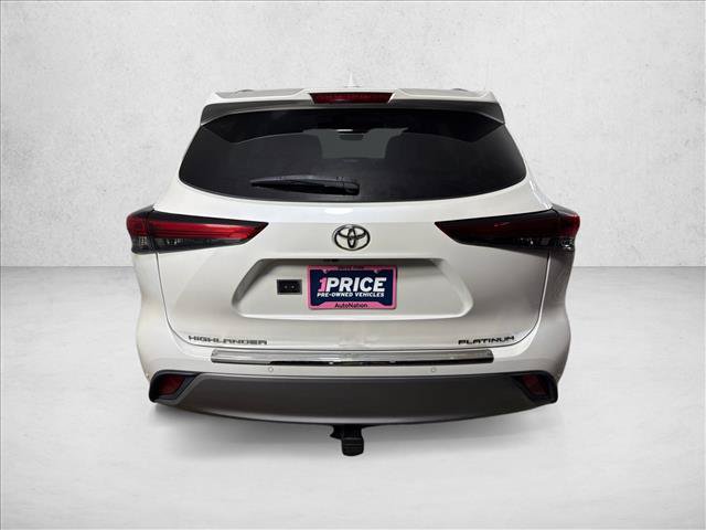 Used 2021 Toyota Highlander Platinum FWD image 6