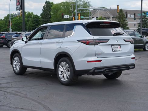 New 2026 Mitsubishi Outlander ES AWD/4WD image 5
