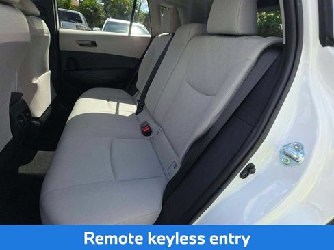 Used 2024 Toyota Corolla Cross LE FWD image 6