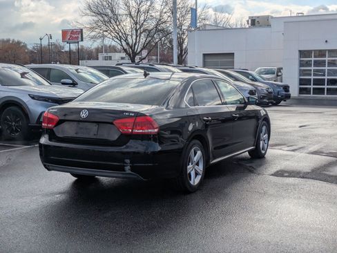 Used 2014 Volkswagen Passat 1.8T SE image 3