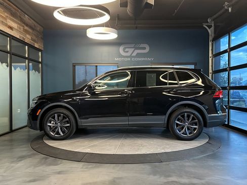 Used 2023 Volkswagen Tiguan SE AWD/4WD image 6