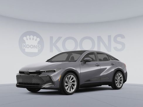 Used 2024 Toyota Crown XLE image 1