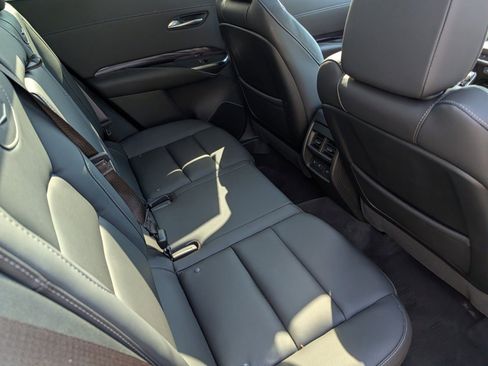 Used 2023 Cadillac XT4 Luxury w/ Cold Weather Package AWD/4WD image 28