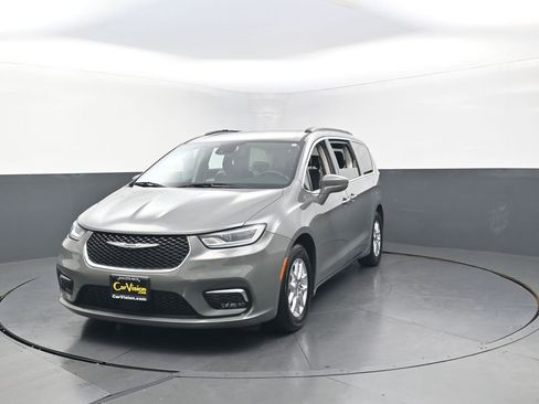 Used 2022 Chrysler Pacifica Touring-L FWD image 12