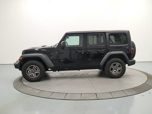 Used 2022 Jeep Wrangler Unlimited Sport AWD/4WD image 5