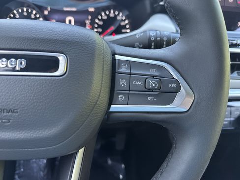 Used 2025 Jeep Compass Limited AWD/4WD image 21