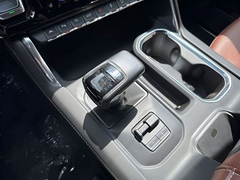 Used 2024 GMC Sierra 1500 Denali Ultimate image 12