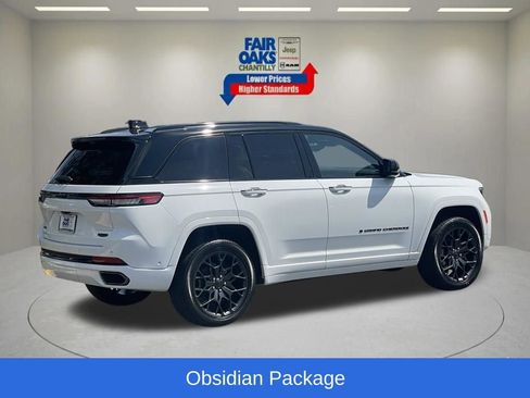 Used 2025 Jeep Grand Cherokee Summit AWD/4WD image 7