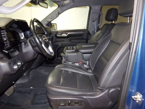 Used 2024 GMC Sierra 1500 SLT image 16