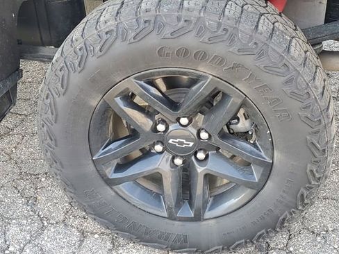 Certified 2023 Chevrolet Silverado 1500 Custom Trail Boss image 30