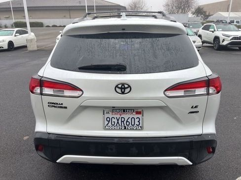 Used 2023 Toyota Corolla Cross LE image 6