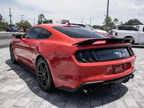 Used 2021 Ford Mustang Premium RWD image 5