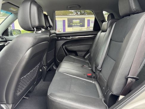 Used 2011 Kia Sorento EX image 11
