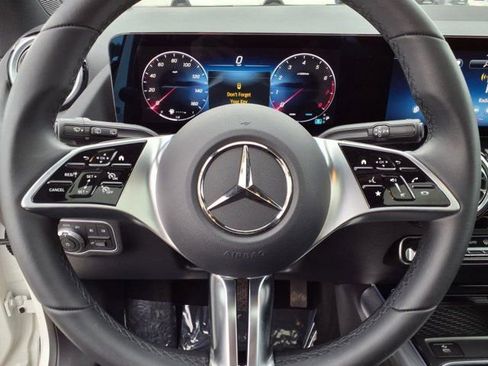Used 2025 Mercedes-Benz GLA 250 4MATIC image 8