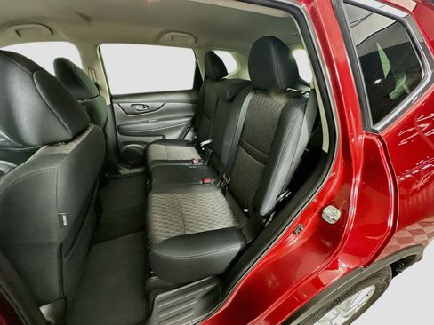 Used 2018 Nissan Rogue SV FWD image 27