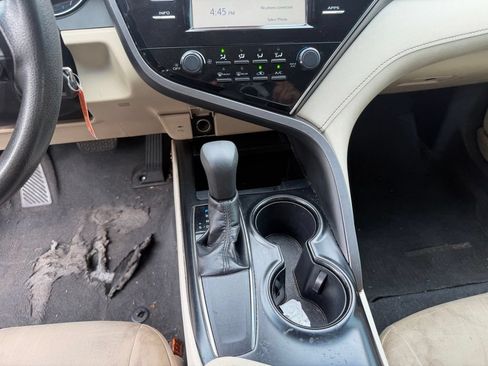 Used 2018 Toyota Camry LE FWD image 24