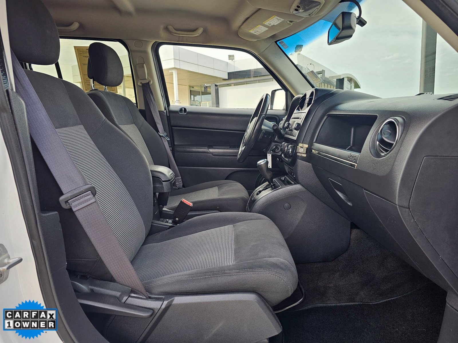 Used 2016 Jeep Patriot Latitude AWD/4WD image 23