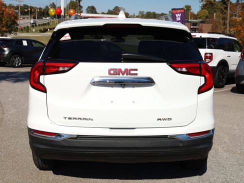 Used 2020 GMC Terrain SLT image 3
