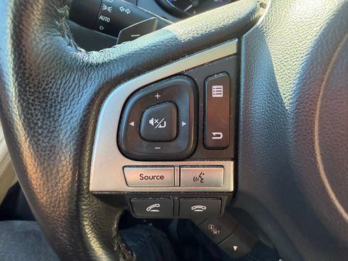 Used 2017 Subaru Legacy 2.5i Premium AWD/4WD image 19