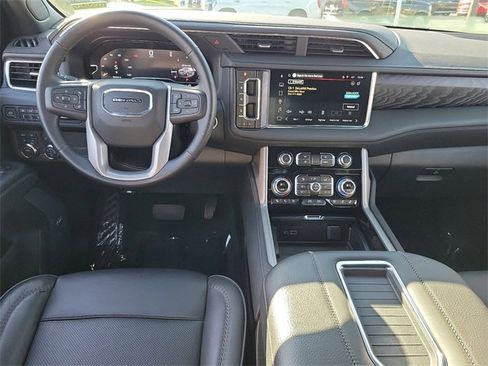 Used 2023 GMC Yukon Denali image 8