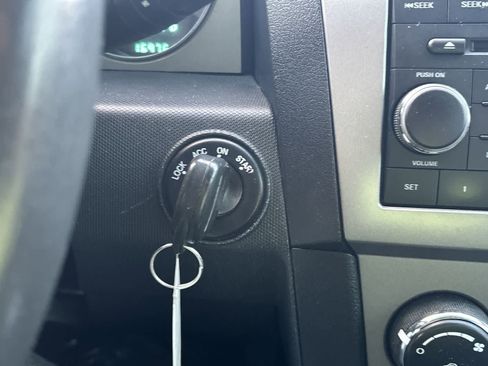 Used 2010 Dodge Avenger R/T image 17