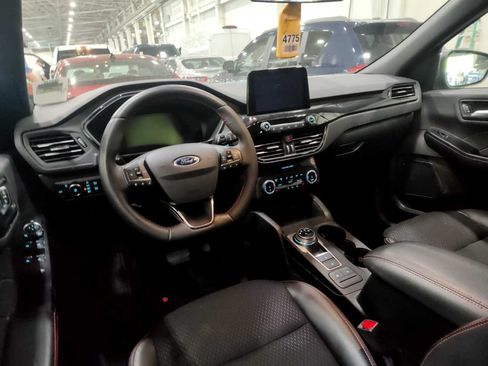 Used 2025 Ford Escape ST-Line Select AWD/4WD image 6