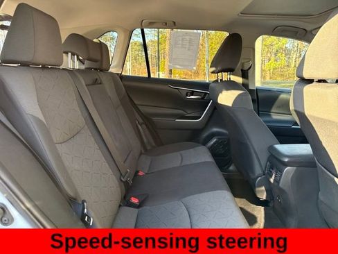 Used 2021 Toyota RAV4 XLE w/ Convenience Package image 23