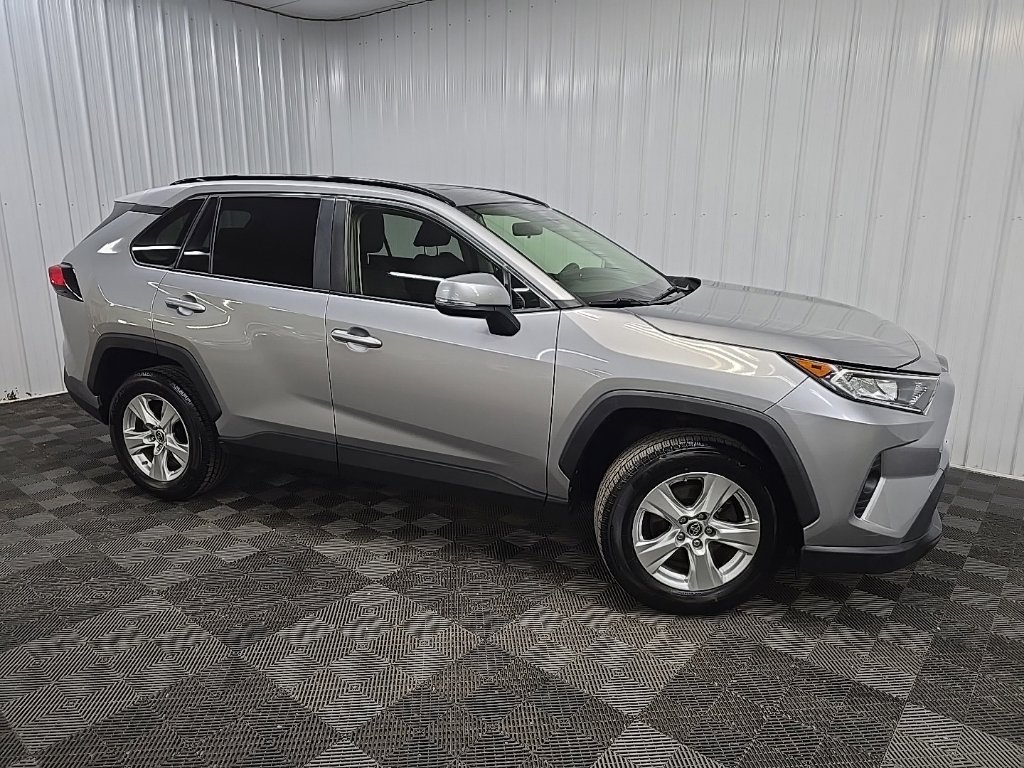 Used 2019 Toyota RAV4 XLE AWD/4WD image 1